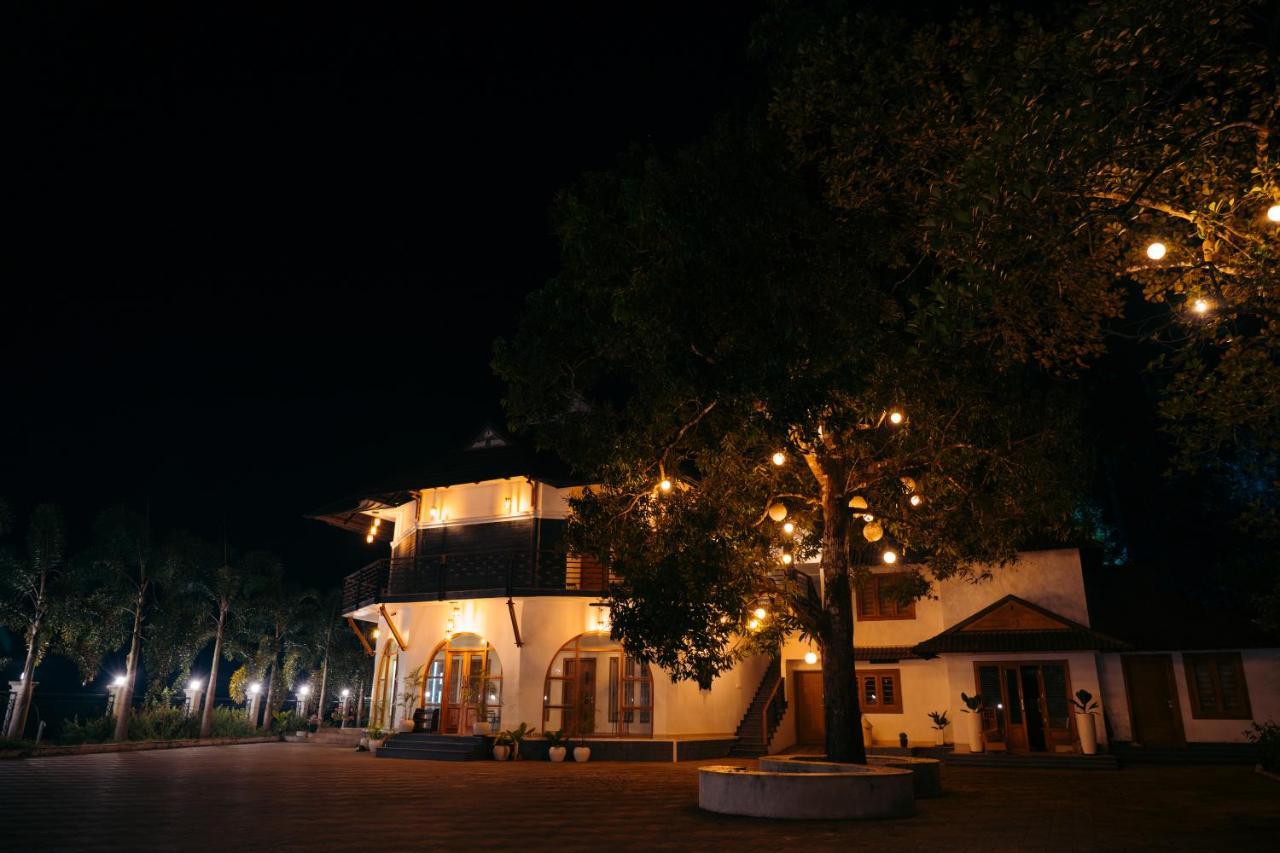 La Cascade Resort Athirappilly Exterior foto